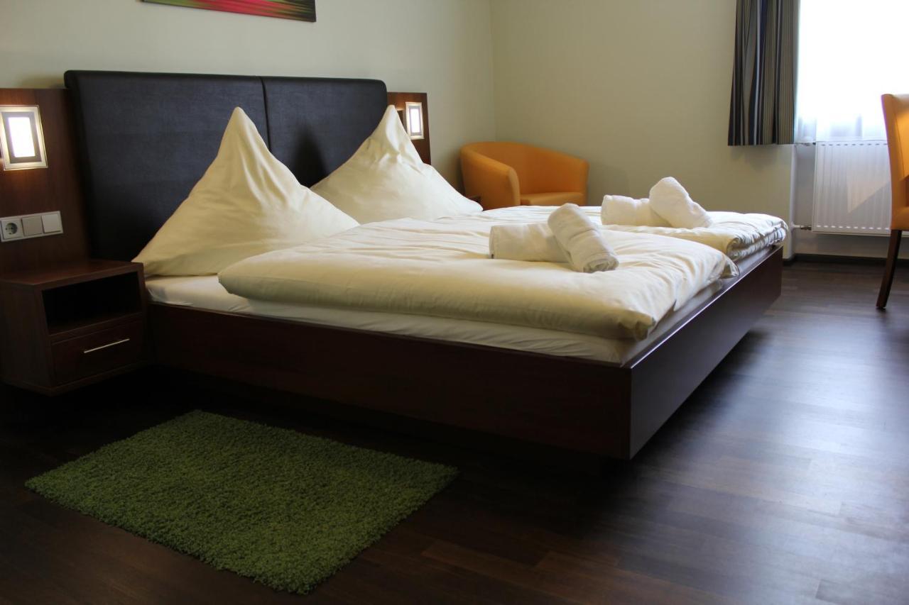 Hotel Brantl Roding Εξωτερικό φωτογραφία